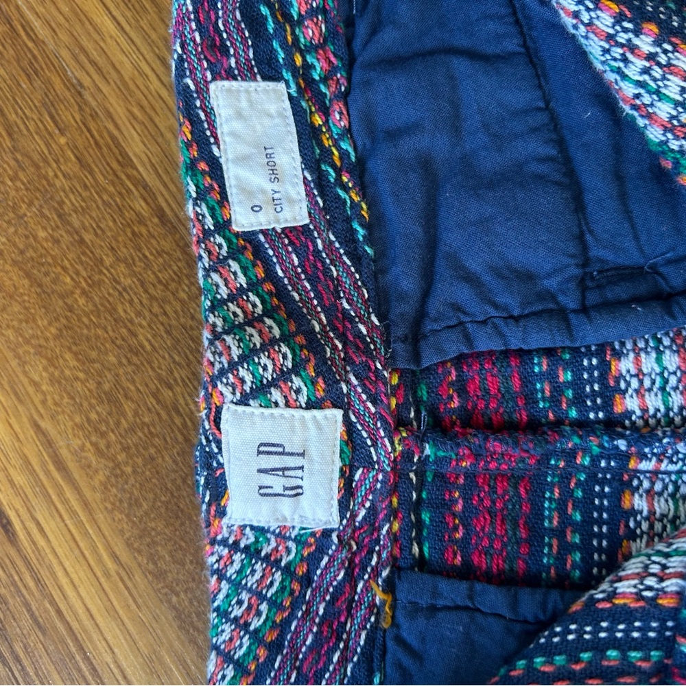 GAP Multicolor Patterned Shorts - Picture 2 of 3